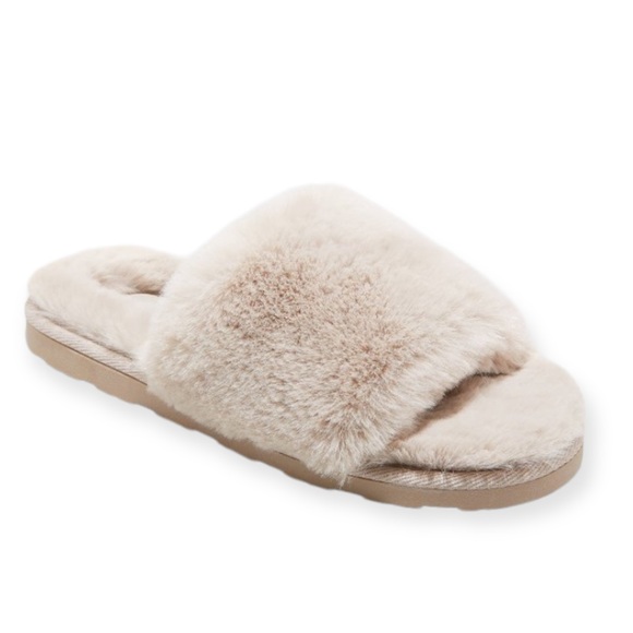 Stars Above Faux Fur Tan Slide Slippers - Picture 1 of 9
